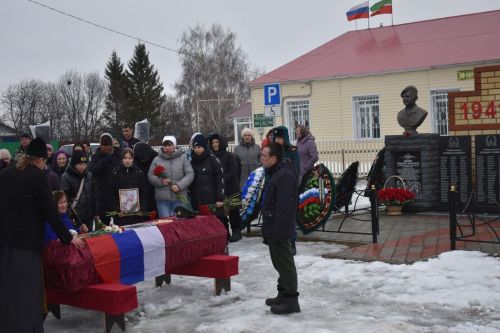 В Кайбицком районе простились с земляком, погибшим в зоне специальной военной операции