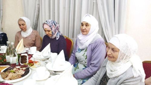 Ифтар-маджлис в честь Священного месяца Рамадан в Кайбицах провела семья предпринимателей Равиля и Ильсии Залялиевых