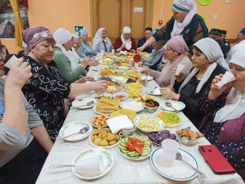 Салтыйганда дүрт гаилә берләшеп авыл халкы өчен ифтар ашы үткәрде