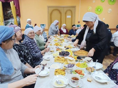 Салтыйганда дүрт гаилә берләшеп авыл халкы өчен ифтар ашы үткәрде