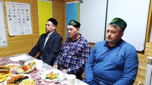 Семья Сунгатуллиных из Больших Кайбиц провела благотворительный ифтар