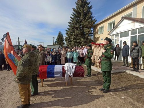 В Кайбицах простились с погибшим в зоне спецоперации бойцом