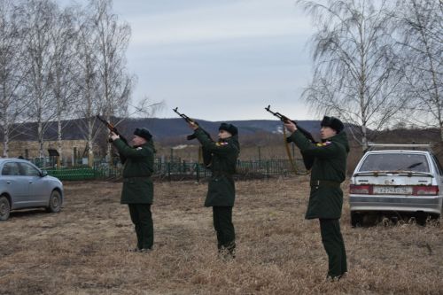 Кайбычта махсус хәрби операция зонаснда һәлак булган солдат белән хушлаштылар