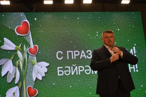 Поздравить кайбичанок с 8 Марта приехали Мунир Рахмаев, Вадим Захаров и Нурзада