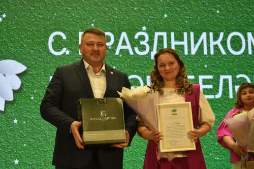 Поздравить кайбичанок с 8 Марта приехали Мунир Рахмаев, Вадим Захаров и Нурзада