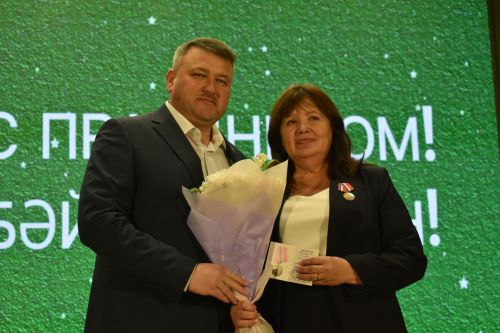 Поздравить кайбичанок с 8 Марта приехали Мунир Рахмаев, Вадим Захаров и Нурзада