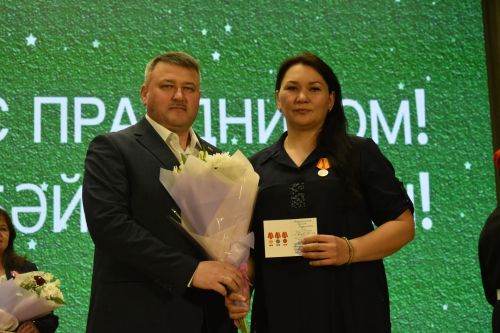 Поздравить кайбичанок с 8 Марта приехали Мунир Рахмаев, Вадим Захаров и Нурзада
