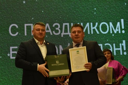 Поздравить кайбичанок с 8 Марта приехали Мунир Рахмаев, Вадим Захаров и Нурзада