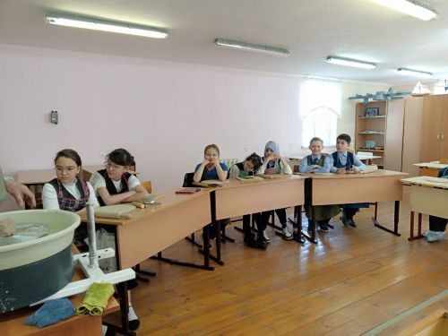 В центре внешкольной работы «ЭКО» в Кайбицах состоялся мастер-класс по лепке из глины
