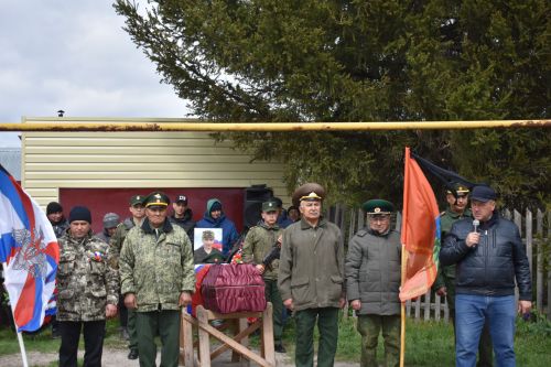 Олы Кайбычта махсус хәрби операция зонасында һәлак булган авылдашлары белән хушлаштылар