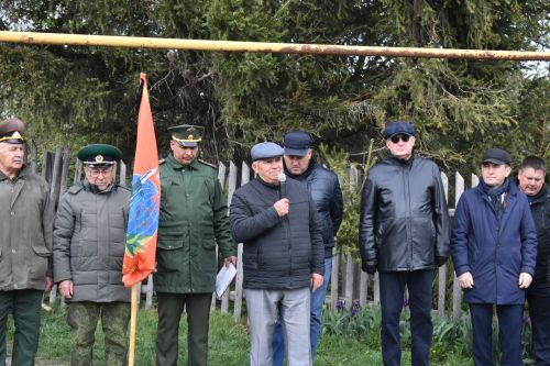 Олы Кайбычта махсус хәрби операция зонасында һәлак булган авылдашлары белән хушлаштылар