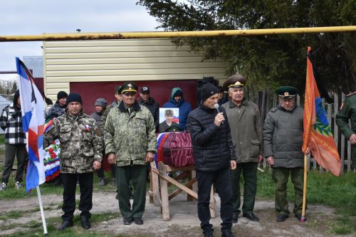 Олы Кайбычта махсус хәрби операция зонасында һәлак булган авылдашлары белән хушлаштылар
