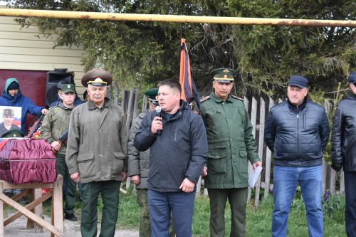 Олы Кайбычта махсус хәрби операция зонасында һәлак булган авылдашлары белән хушлаштылар