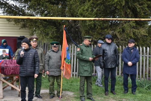 Олы Кайбычта махсус хәрби операция зонасында һәлак булган авылдашлары белән хушлаштылар