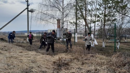 В Кайбицком районе в доме престарелых и инвалидов состоялся традиционный субботник!