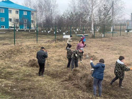 В Кайбицком районе в доме престарелых и инвалидов состоялся традиционный субботник!