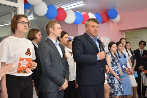 Кайбычтагы Картлар һәм инвалидлар йортына район башлыгы һәм лицейчылар килде