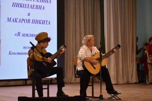 Кайбычның балалар сәнгать мәктәбе укучылары һәм укытучылары «Җиңүле яз җыры» дип исемләнгән концерт куйды