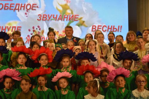 Кайбычның балалар сәнгать мәктәбе укучылары һәм укытучылары «Җиңүле яз җыры» дип исемләнгән концерт куйды