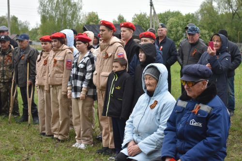Камыллы авылында яңа һәйкәл ачылды