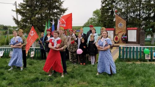В Нижней Куланге торжественно открыли памятник воинам Великой Отечественной войны