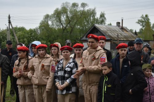 Камыллы авылында яңа һәйкәл ачылды