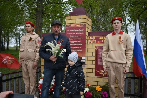 Камыллы авылында яңа һәйкәл ачылды