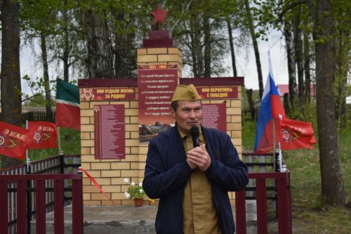 Камыллы авылында яңа һәйкәл ачылды
