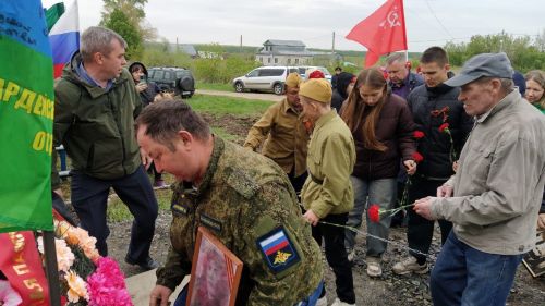 В Нижней Куланге торжественно открыли памятник воинам Великой Отечественной войны