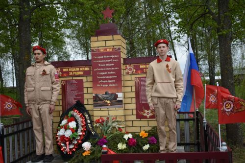 Камыллы авылында яңа һәйкәл ачылды