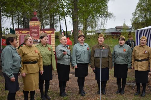 Камыллы авылында яңа һәйкәл ачылды