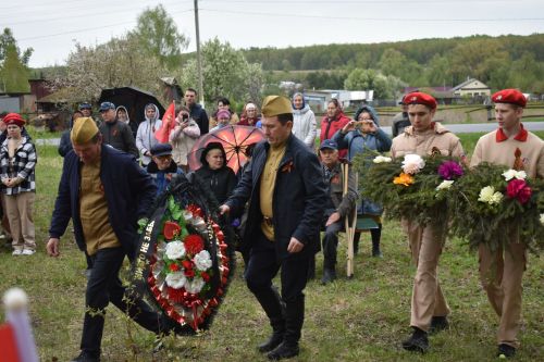 Камыллы авылында яңа һәйкәл ачылды