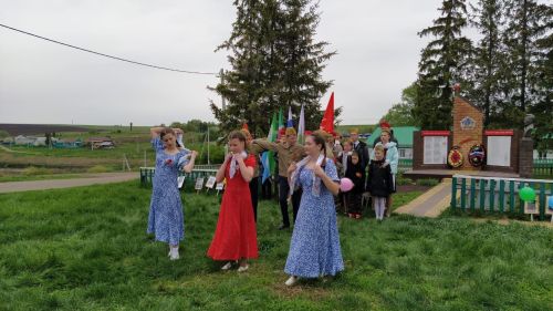 В Нижней Куланге торжественно открыли памятник воинам Великой Отечественной войны