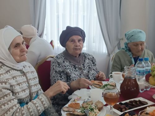 Олы Кайбычтагы кафеда өлкән буын кешеләрен хөрмәтләделәр