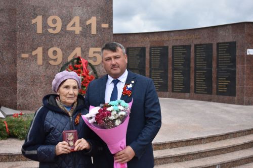В Кайбицах в День Победы вручили ордена и медали