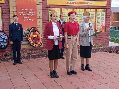 Бөек Ватан сугышында Җиңүнең 80 еллыгы уңаеннан Кошманда үткәрелгән митинг мизгелләре