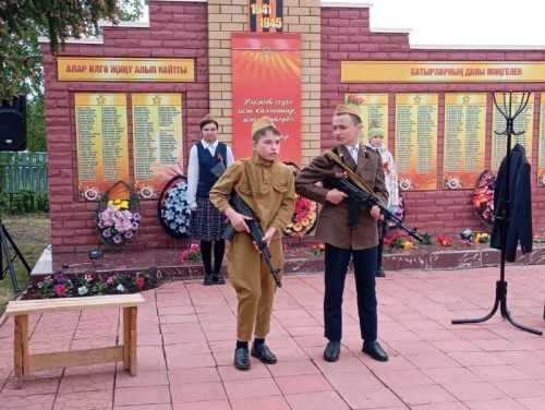 Бөек Ватан сугышында Җиңүнең 80 еллыгы уңаеннан Кошманда үткәрелгән митинг мизгелләре