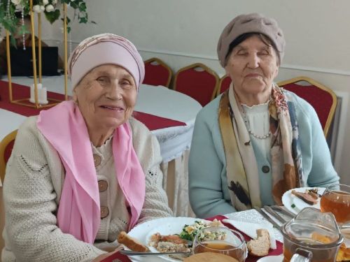 Олы Кайбычтагы кафеда өлкән буын кешеләрен хөрмәтләделәр
