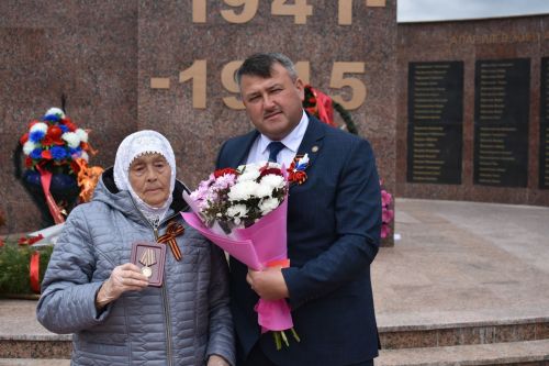 В Кайбицах в День Победы вручили ордена и медали