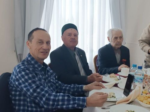 Олы Кайбычтагы кафеда өлкән буын кешеләрен хөрмәтләделәр
