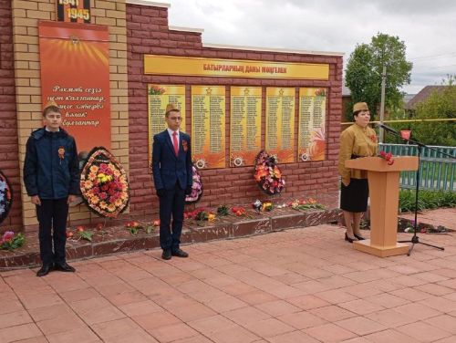 Бөек Ватан сугышында Җиңүнең 80 еллыгы уңаеннан Кошманда үткәрелгән митинг мизгелләре