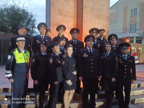 По случаю Дня памяти и скорби 21 июня в мемориальном комплексе Больших Кайбицах состоялась акция «Свеча памяти»