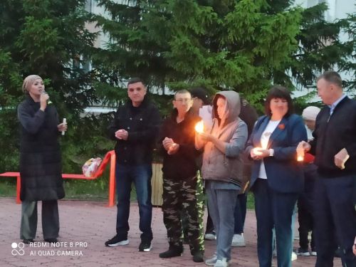 По случаю Дня памяти и скорби 21 июня в мемориальном комплексе Больших Кайбицах состоялась акция «Свеча памяти»