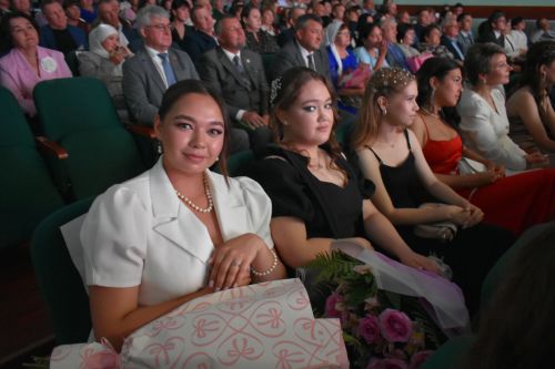 Яркие моменты единого выпускного в Кайбицком районе