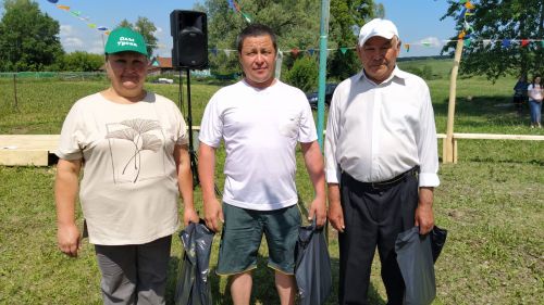 На Сабантуе в Большом Русакове разыграли двух баранов
