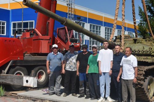 В парке Победы в Больших Кайбицах установили настоящий танк