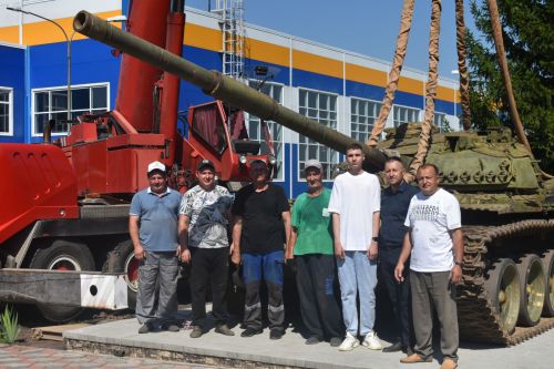 В парке Победы в Больших Кайбицах установили настоящий танк