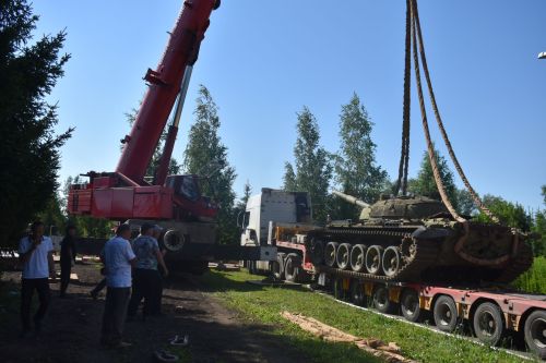 В парке Победы в Больших Кайбицах установили настоящий танк