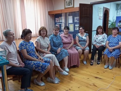 Сотрудники Социального фонда Кайбицкого района посетили фотовыставку «Отец героя»