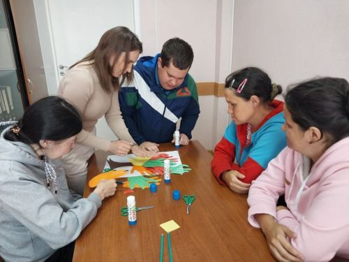 Специалисты ГАУСО КЦСОН «Омет» в Кайбицком районе организовали для своих подопечных мероприятие, посвящённое Международному дню дружбы
